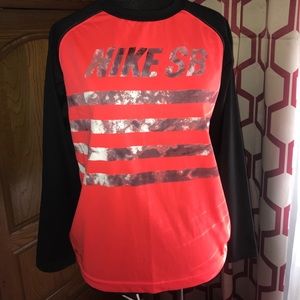 NIKE SB shirt